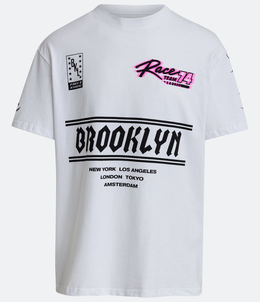 Camiseta relaxada de algodão com estampa de corrida do Brooklyn na cor branca