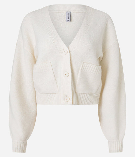 Cardigan corto in maglia con bottoni e taschini in beige crema