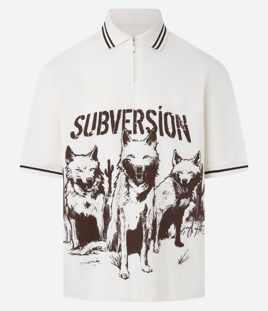 Camisa de Algodão Bege Oversized com Gola Polo, Zíper e Estampa de Lobo "Subversion"