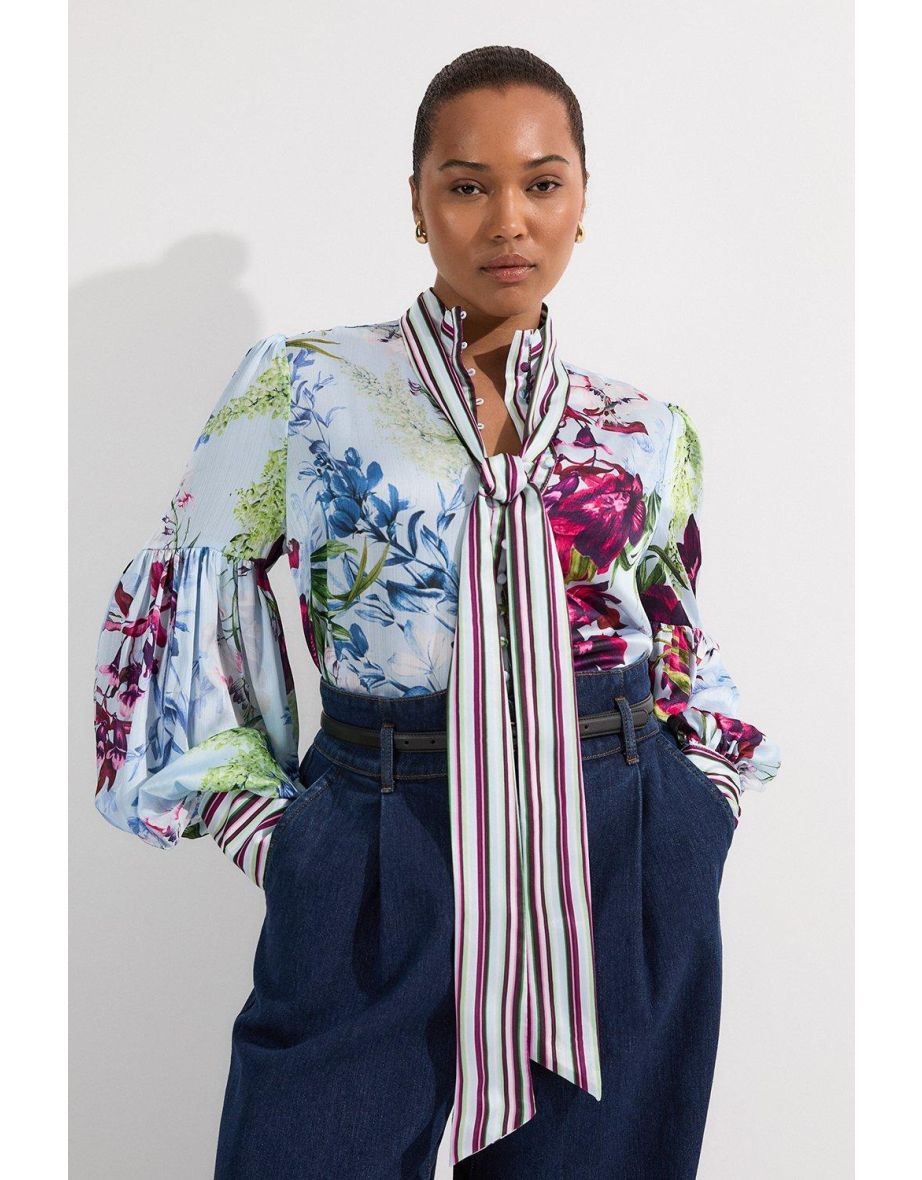 Camicetta Plus Size con stampa floreale e maniche a palloncino con scollo a cravatta