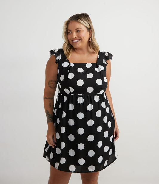 Vestito corto in crepe con stampa a pois e spalline arricciate, Curve e taglie forti, nero