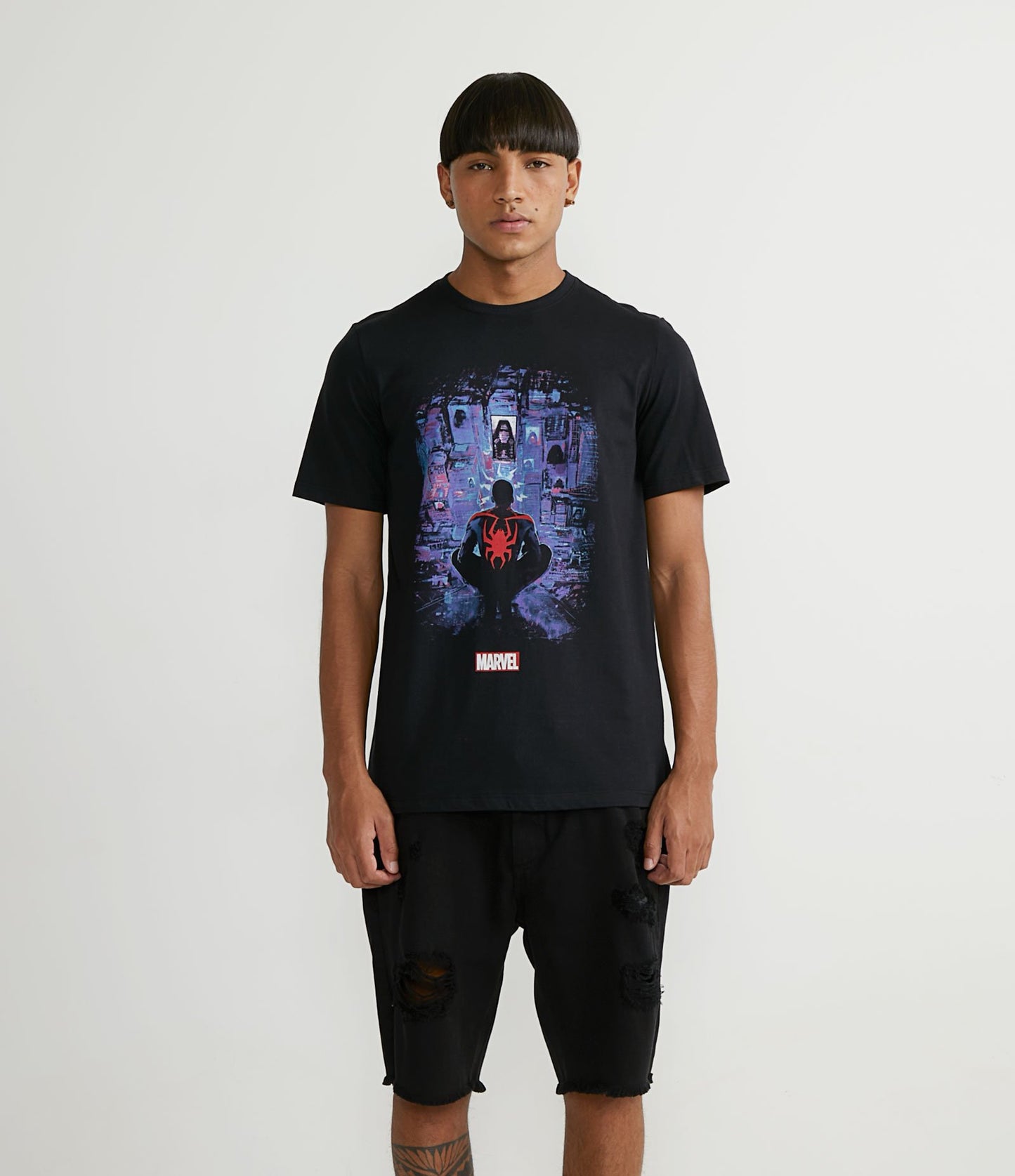 Camiseta de manga corta con estampado de Spiderman Miles Morales en negro