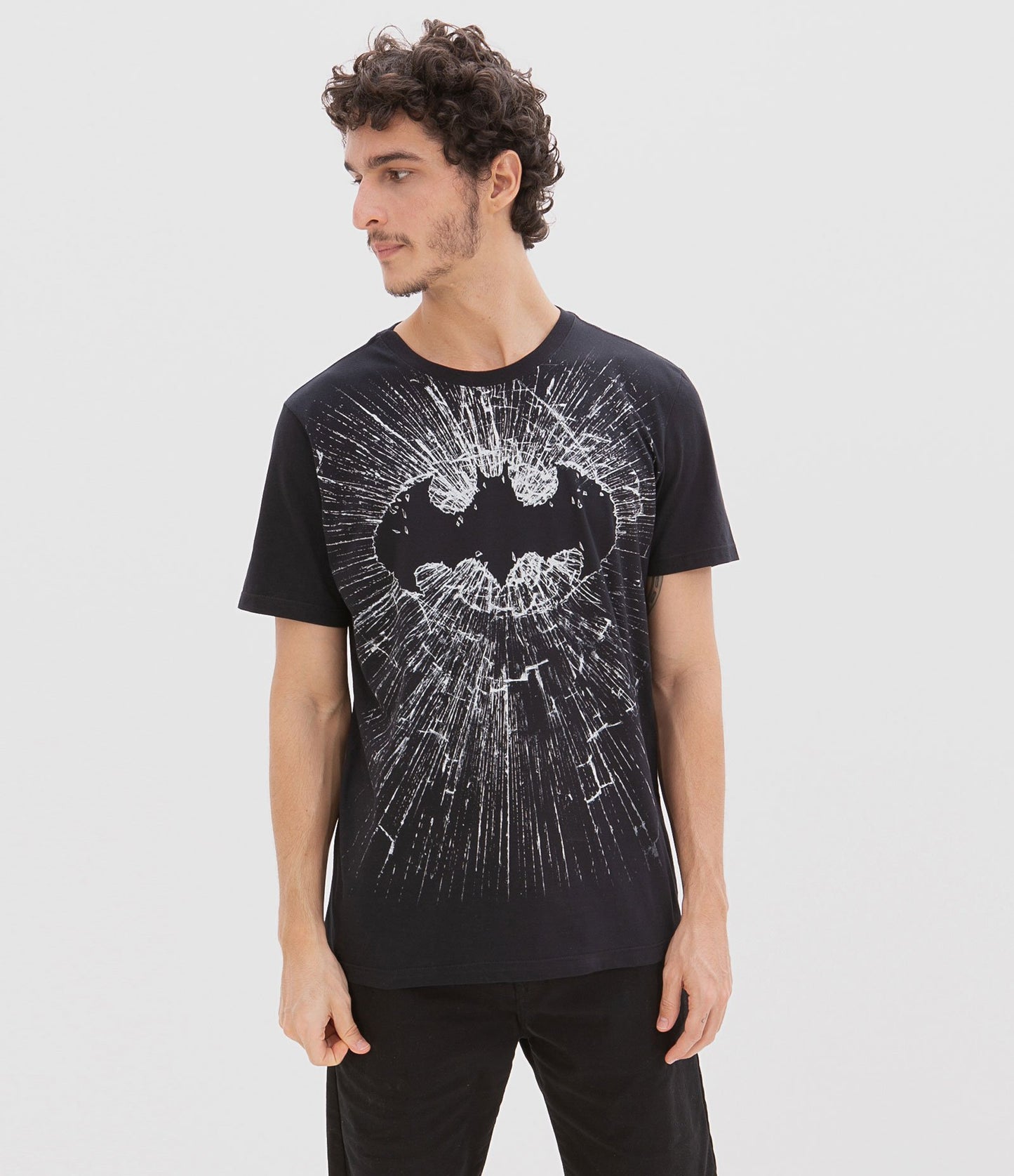 Maglietta nera con stampa dello scudo di Batman con effetto fosforescente