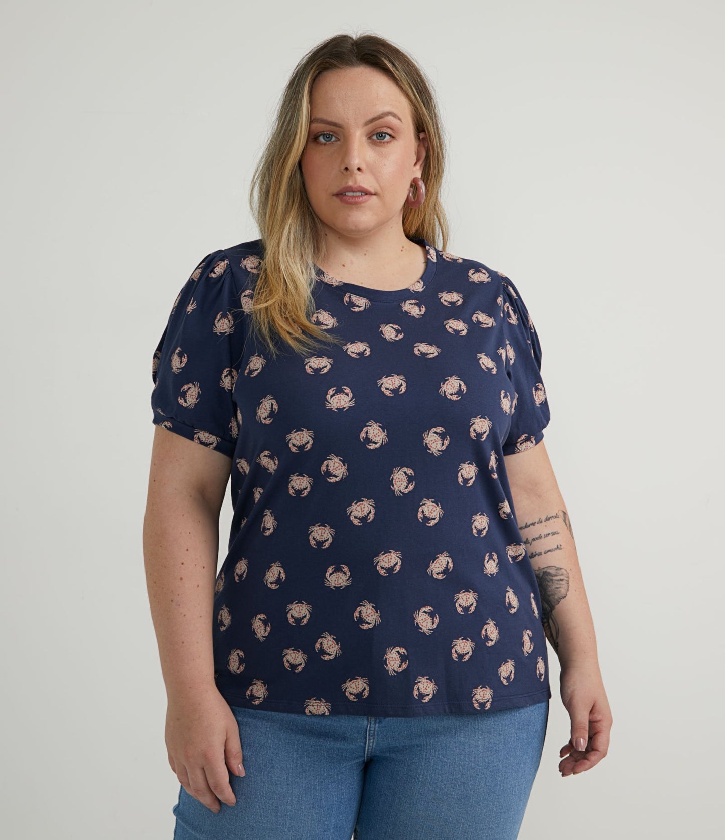 Blusa de algodão com mangas bufantes e estampa de caranguejo, Curve & Plus Size, azul