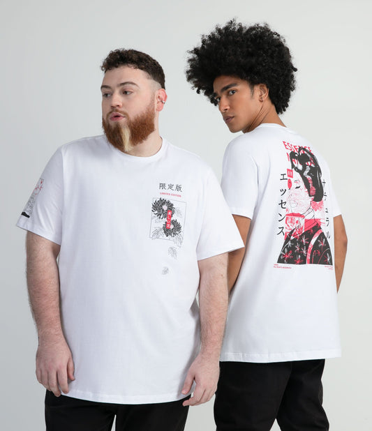 Maglietta bianca con stampa di una geisha sul davanti, sul retro e sulle maniche