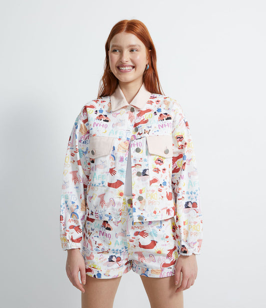 Chaqueta vaquera blanca recortada con estampado icónico Love