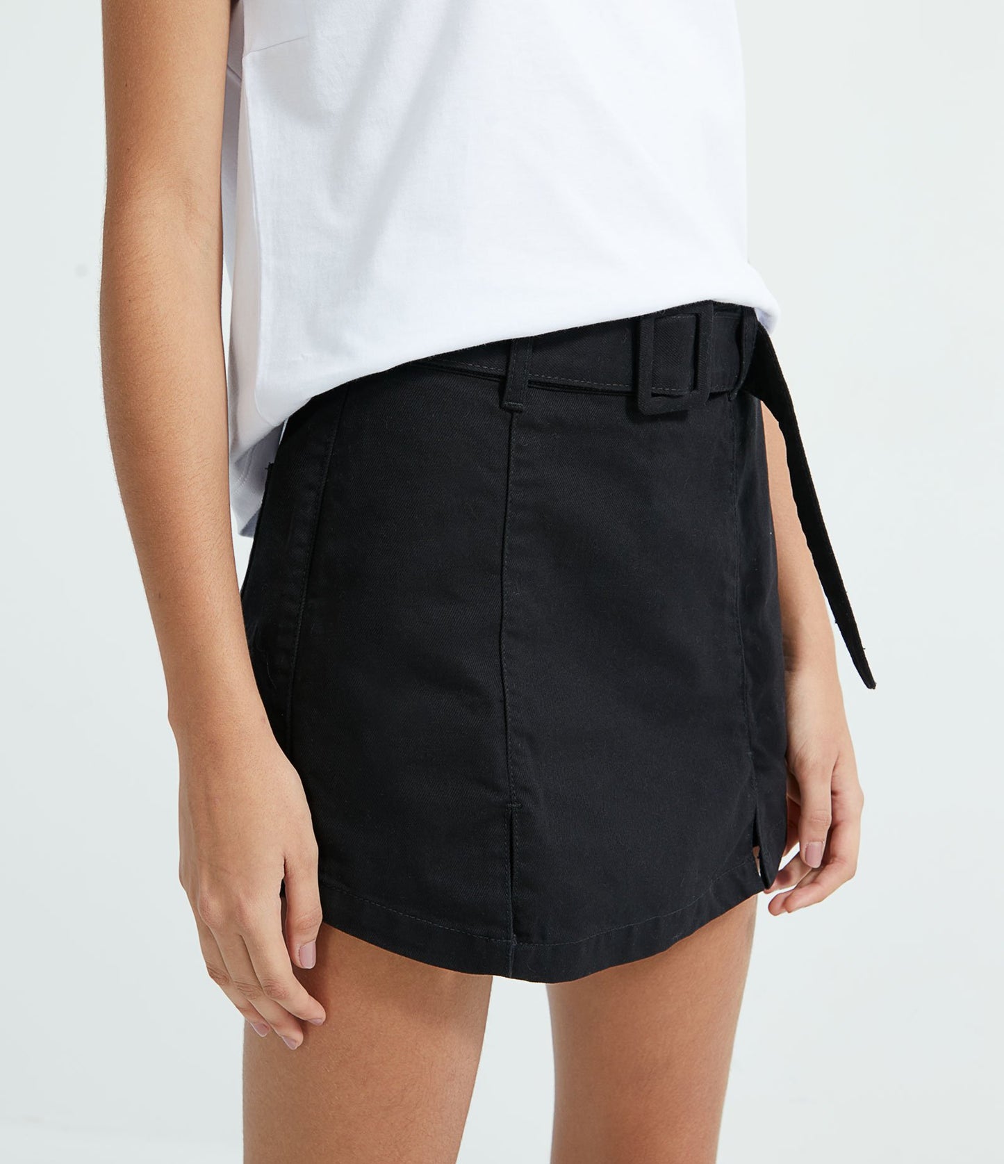 Plain Twill Skirt with Black Belt