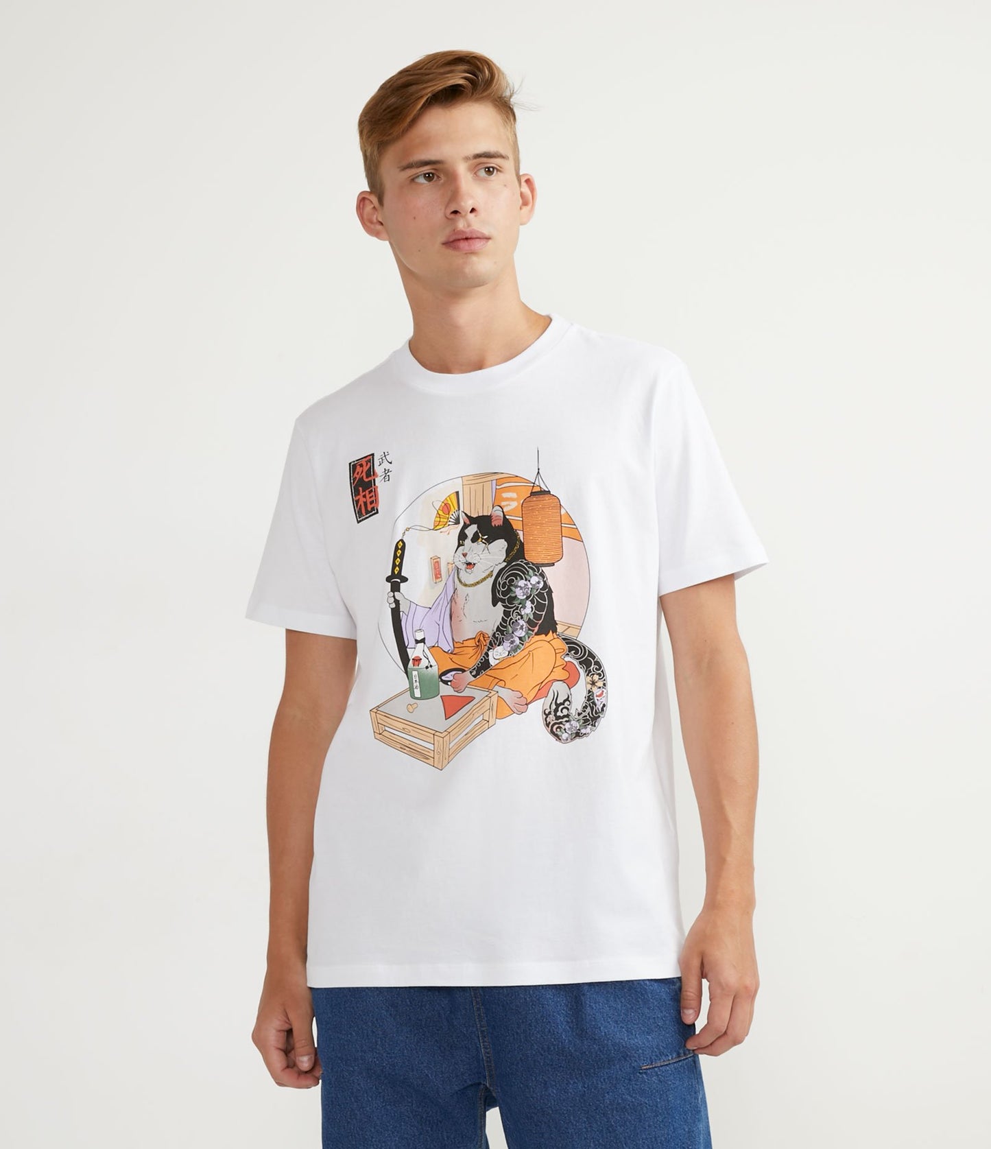 Maglietta a maniche corte con grafica Samurai Cat bianca
