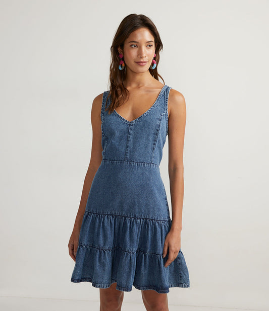 Abito corto in denim con volant e cintura a fascia blu