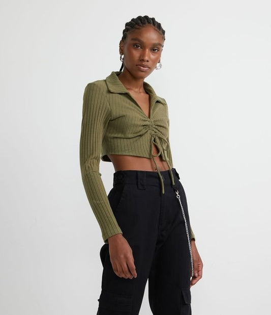 Ribbed Cropped Blouse with Green Ruched Detail