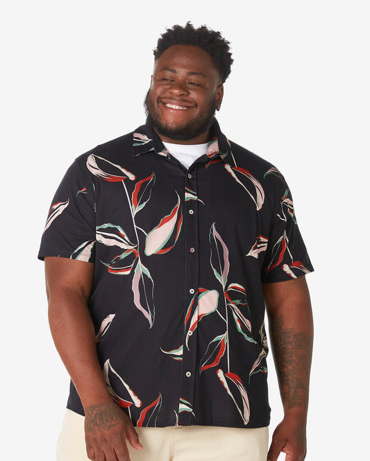 Men's Plus Size Short Sleeve Leaf Print Shirt in Black by Allman for Riachuelo