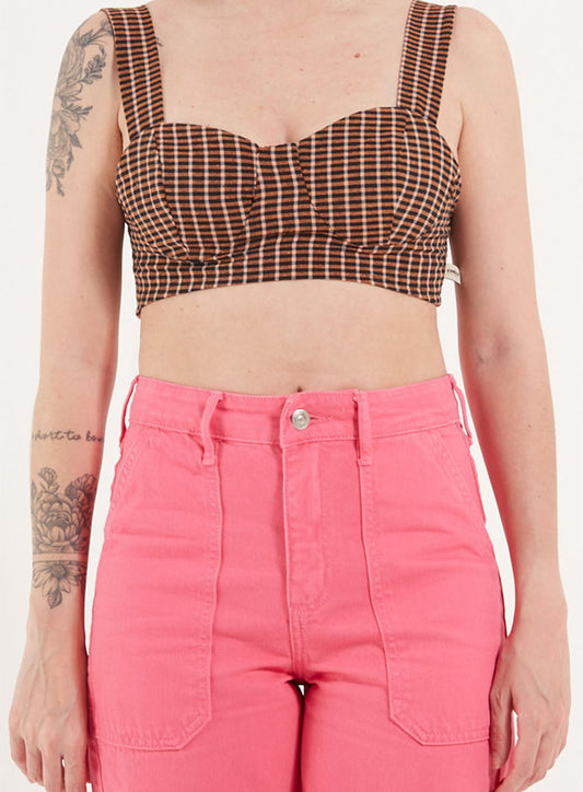 Top cropped dal taglio slim