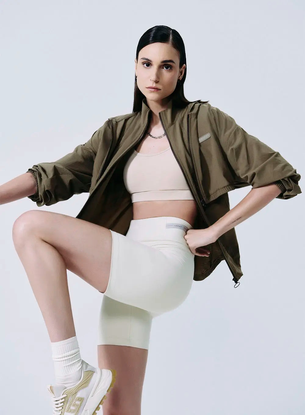 Chaqueta de nailon con capucha