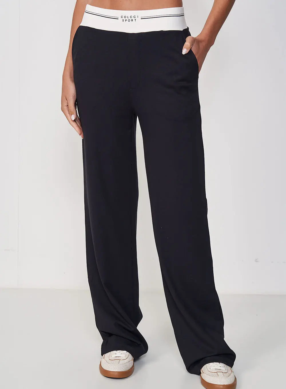 Calça de perna larga com logotipo em contraste