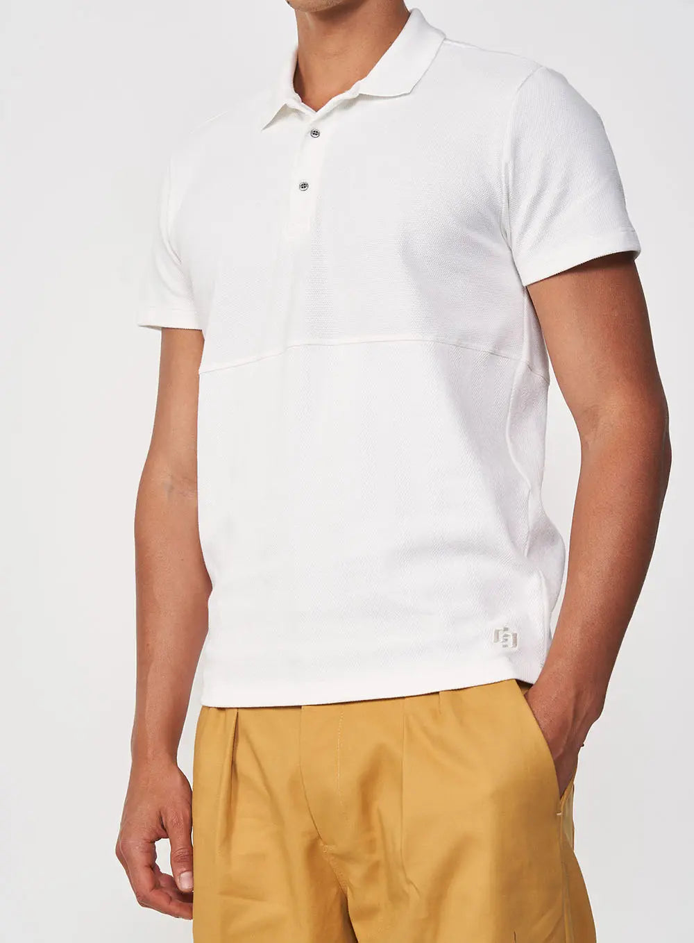 Polo con dettagli sottili