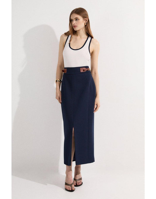 Gonna midi stretch compatta e sartoriale con dettaglio a linguetta