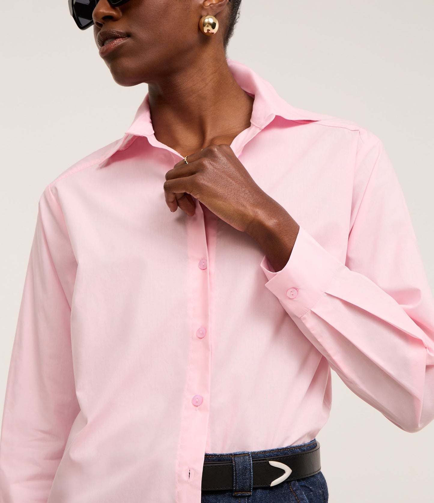 Oversized Shirt in Yarn-Dyed Tricoline with Pink Buttons