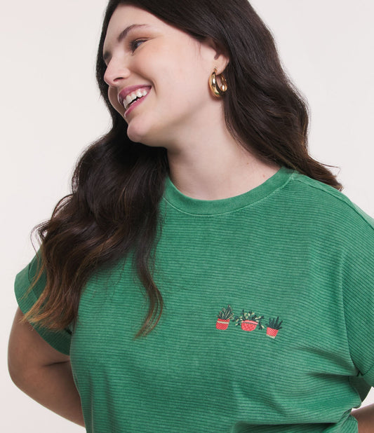 Camicetta verde a mezza maglia con vasi di fiori ricamati sul petto - Curve e taglie forti
