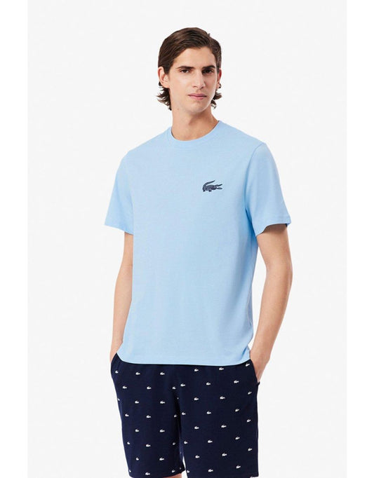 Camiseta com logotipo azul