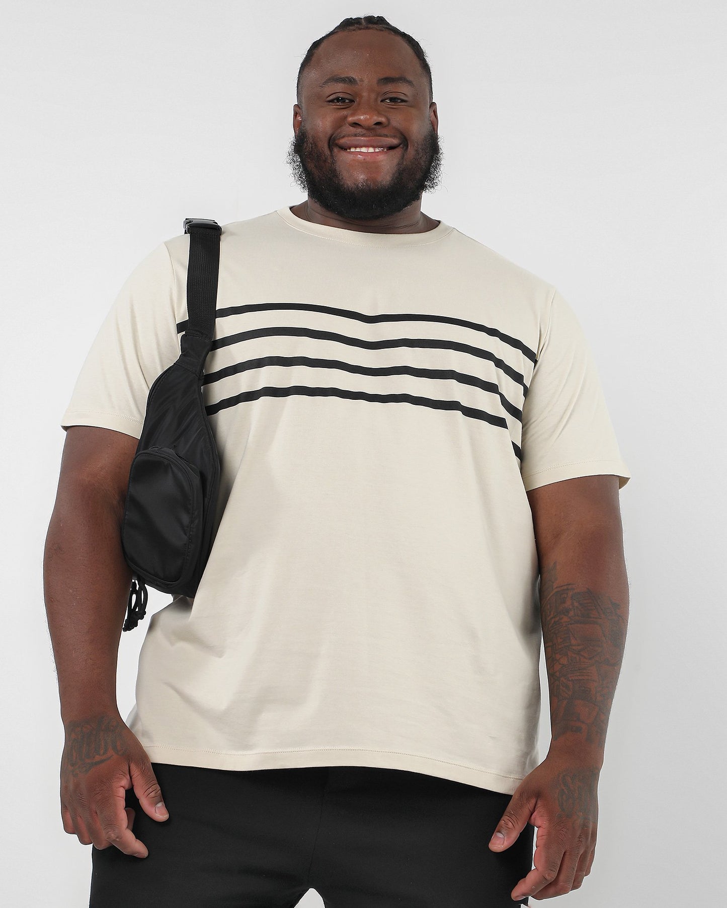 Camiseta masculina plus size bege com 4 listras | Allman By Riachuelo