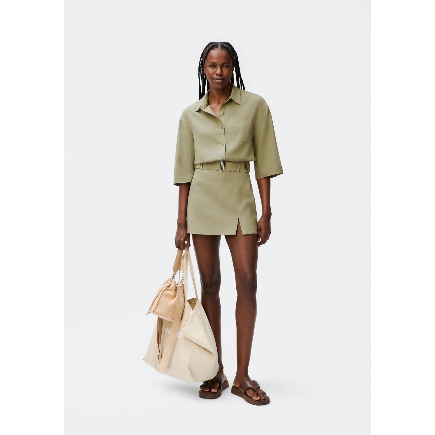 Shorts, saia com cinto