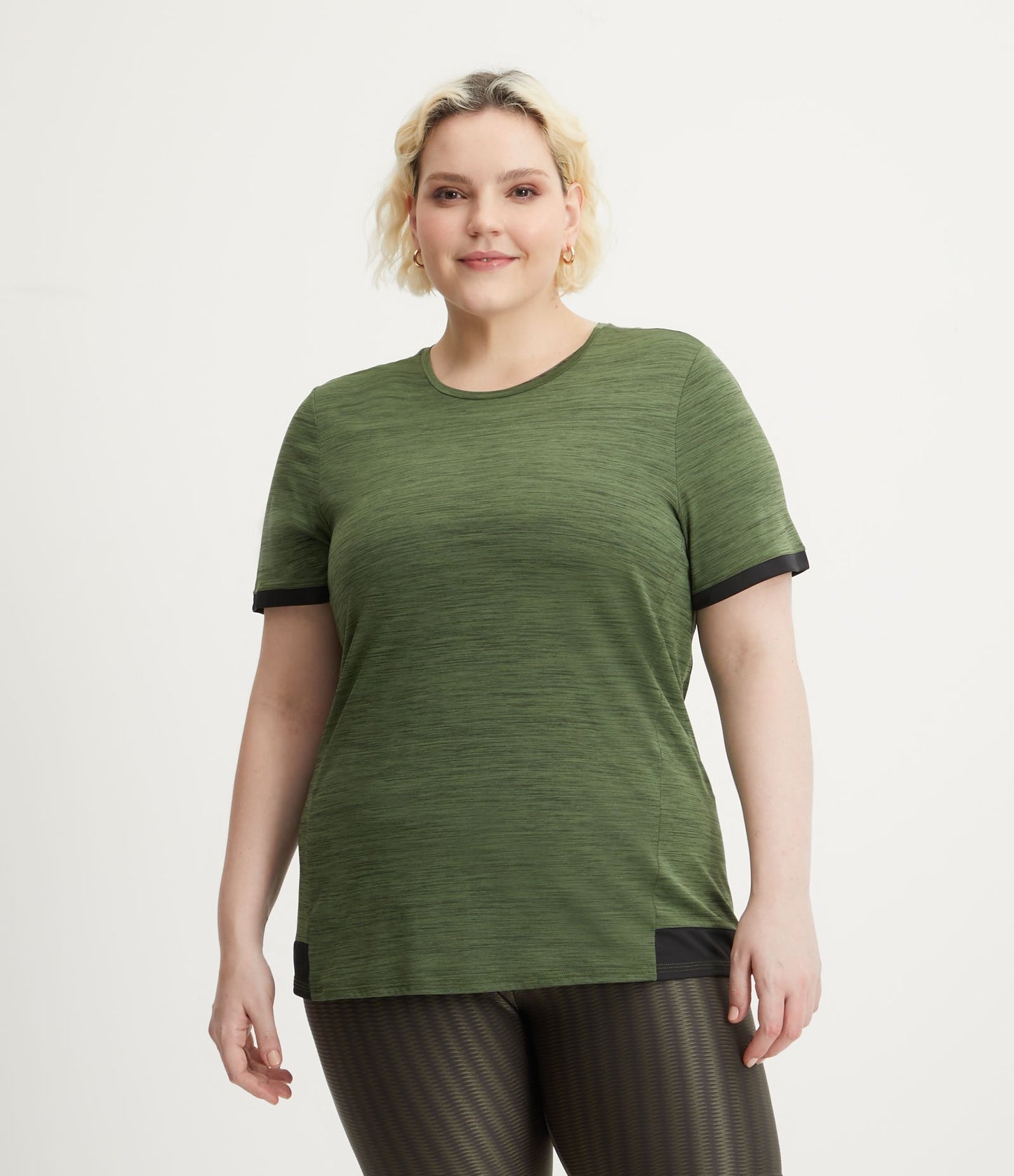 Maglietta sportiva verde Plus Size Curve con dettaglio manica in poliammide