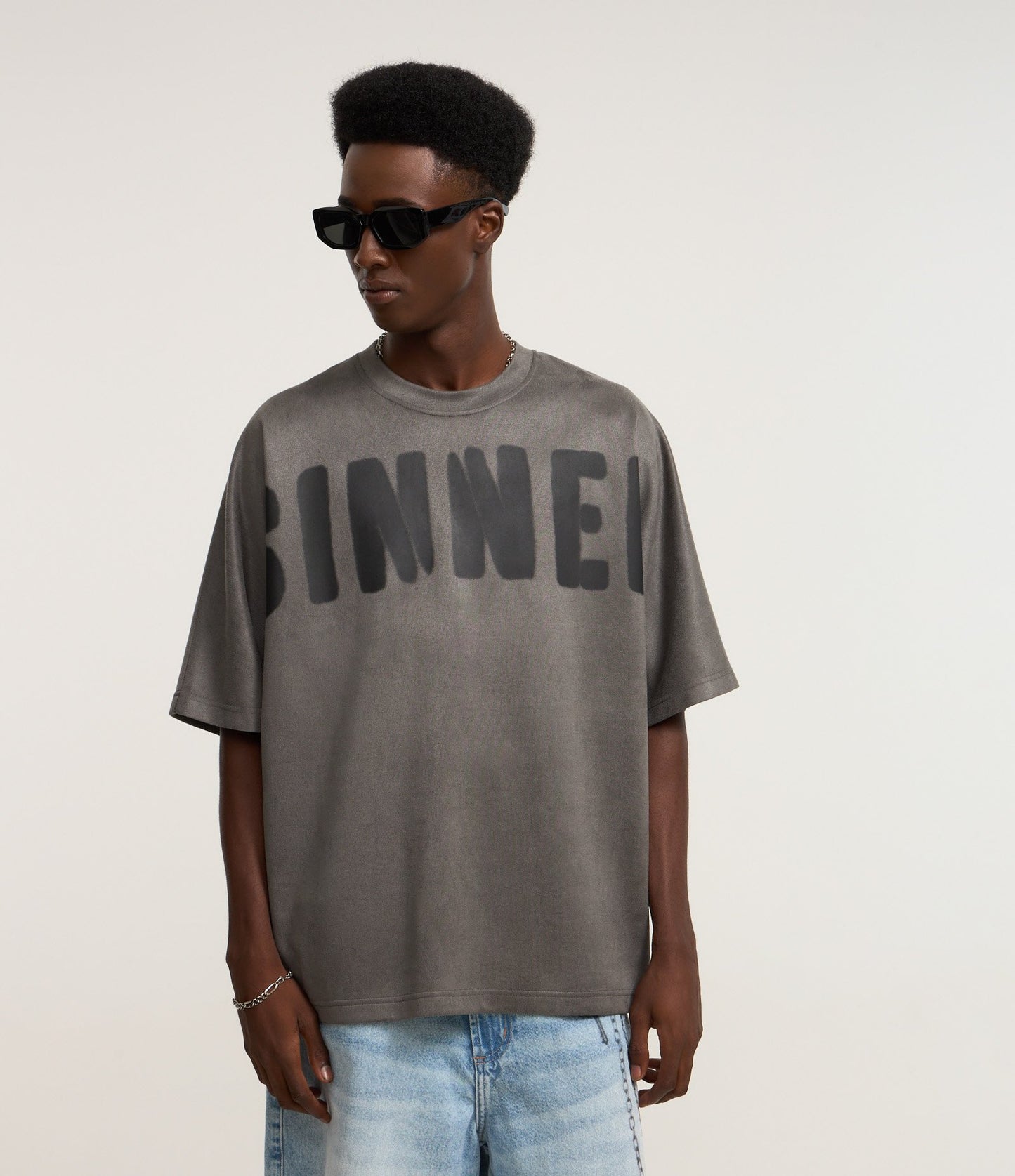 Maglietta Overboxy grigia con stampa di lettere