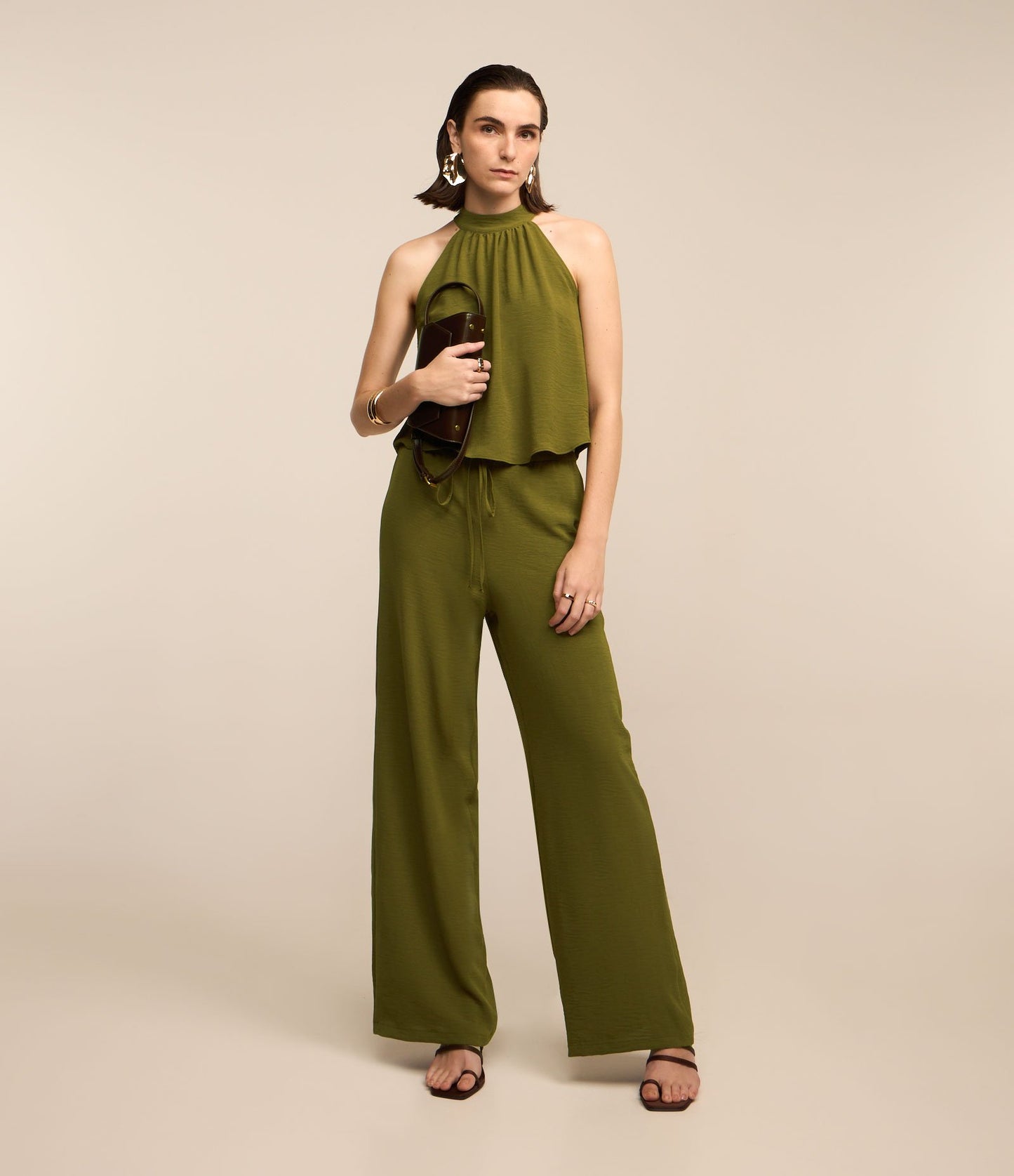 Calça Airflow verde com amarração na cintura