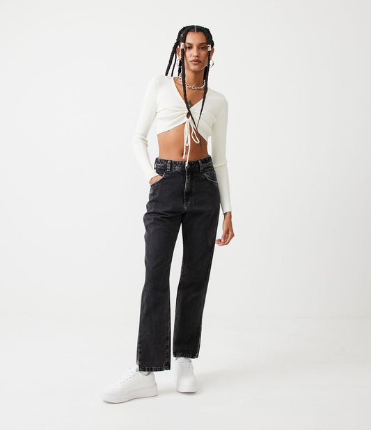High-Waisted Straight-Leg Black Jeans with Pockets