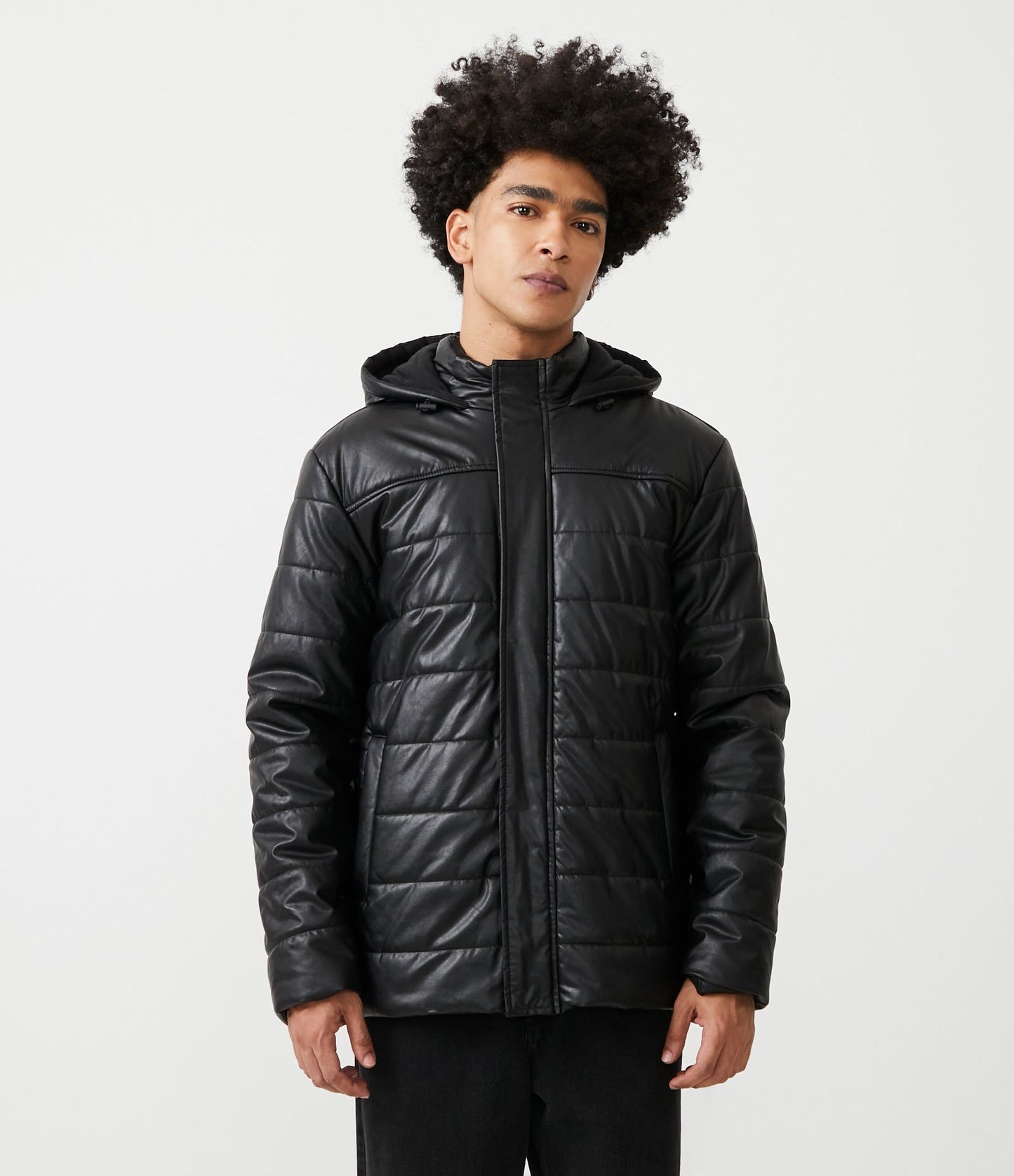 Giacca Puffer nera a collo alto con cappuccio