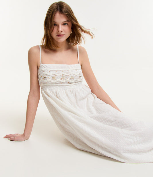 Novo vestido midi branco com conchas bordadas