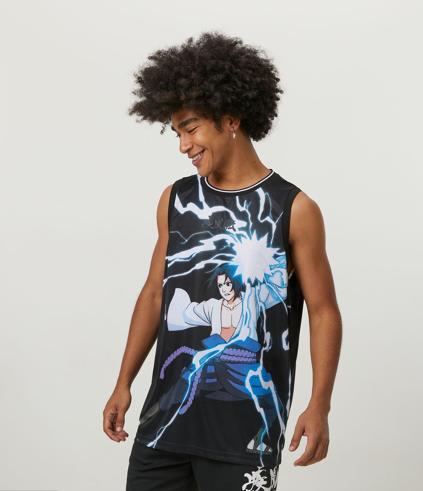 Camiseta de tirantes negra con estampado de Sasuke