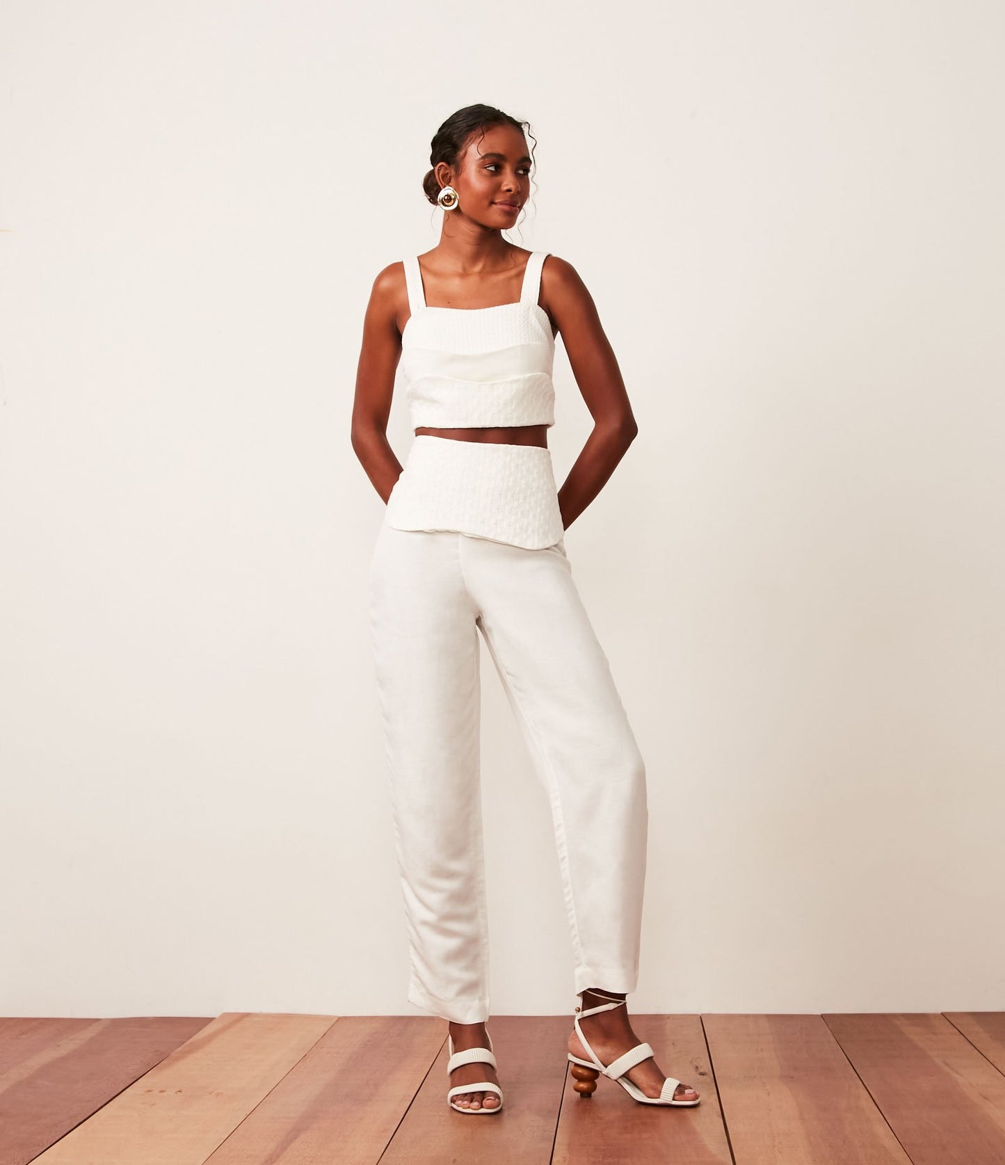 Pantaloni dritti in lino con cintura unica - Bianco