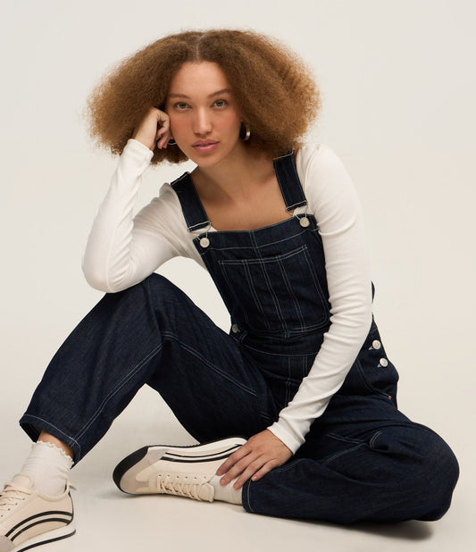 Salopette in denim con cuciture a contrasto in blu