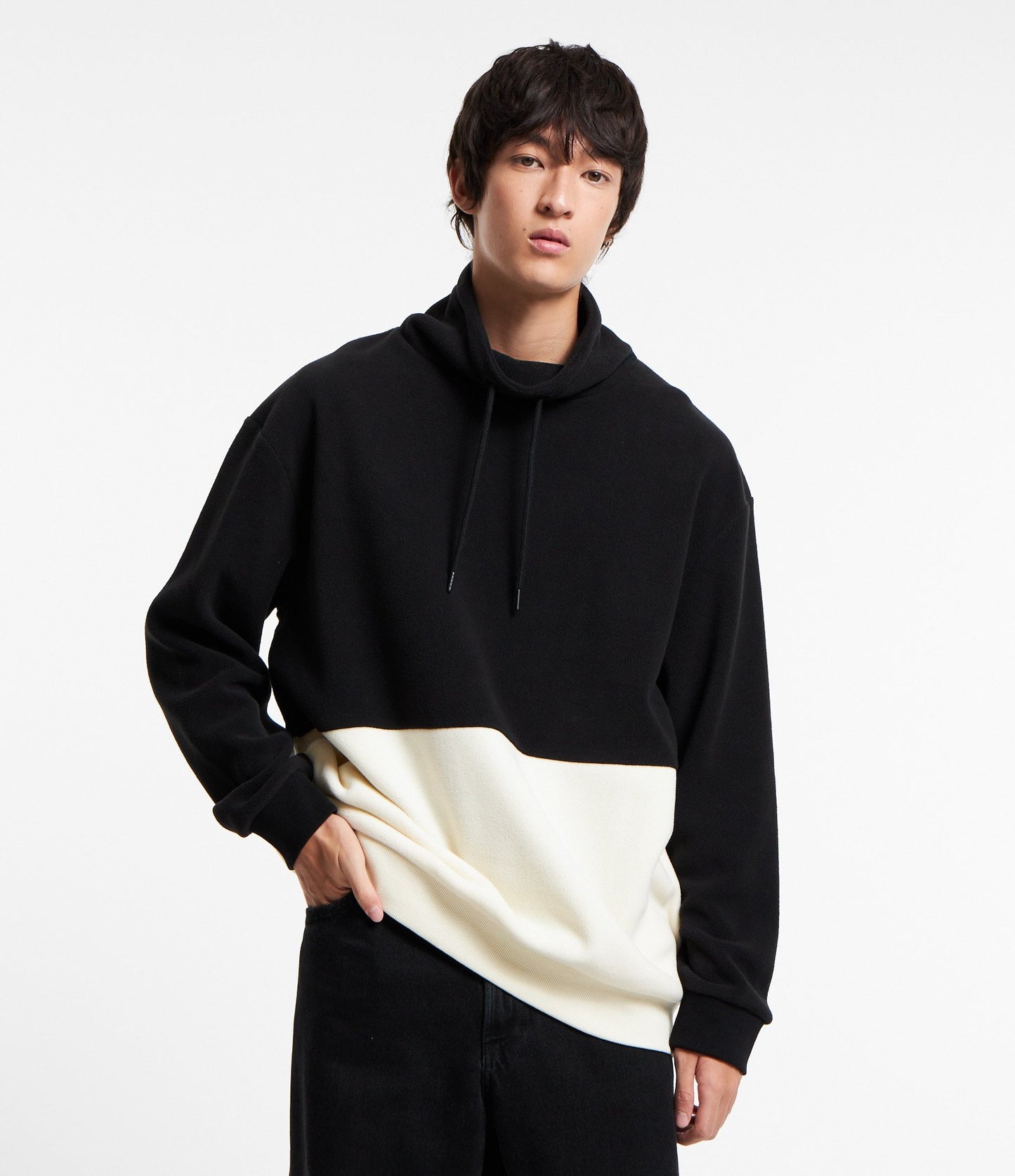 High Neck Comfort Sweatshirt with Fleece Lining and Black/Off-White Color Block