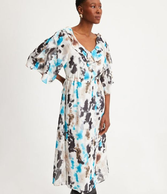Vestido longo de chiffon com babados e estampa abstrata em branco/azul/cinza