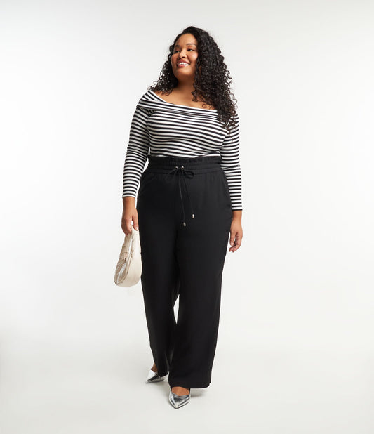 Pantalón de crepé negro con pernera ancha y detalle de lazo - Tallas grandes y curvas