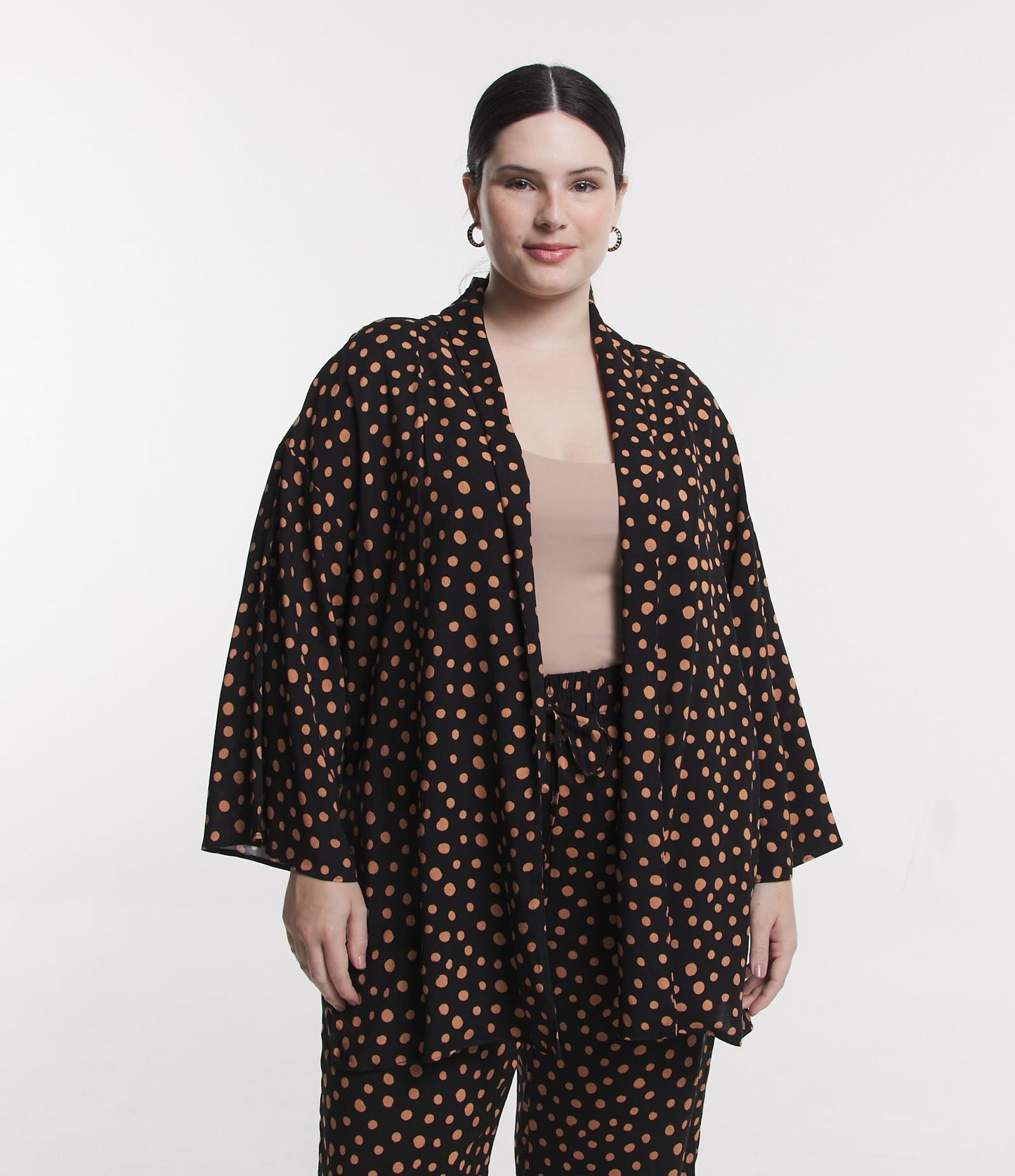 Kimono de viscose estendida com estampa de bolinhas, Curve & Plus Size, preto