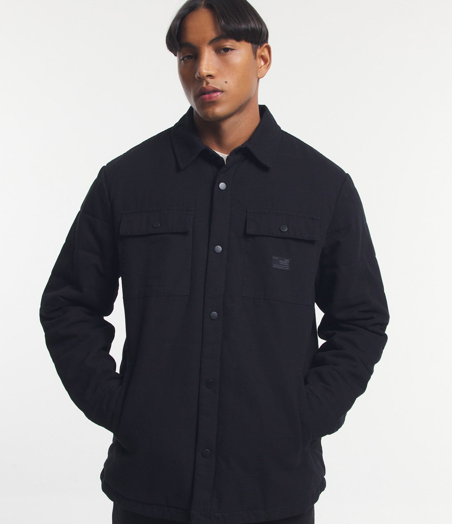 Giacca nera con fodera in sherpa e tasca anteriore