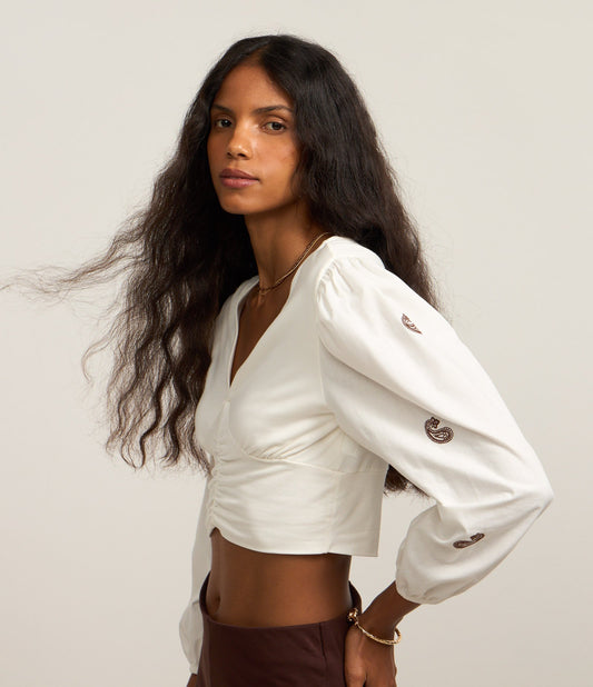 Blusa Cropped em Tricoline com Bordado Branco Paisley