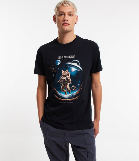 Camiseta de algodão de ajuste regular com estampa de gato astronauta preto