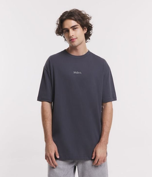 Camiseta relaxed fit de punto gris con estampado engomado