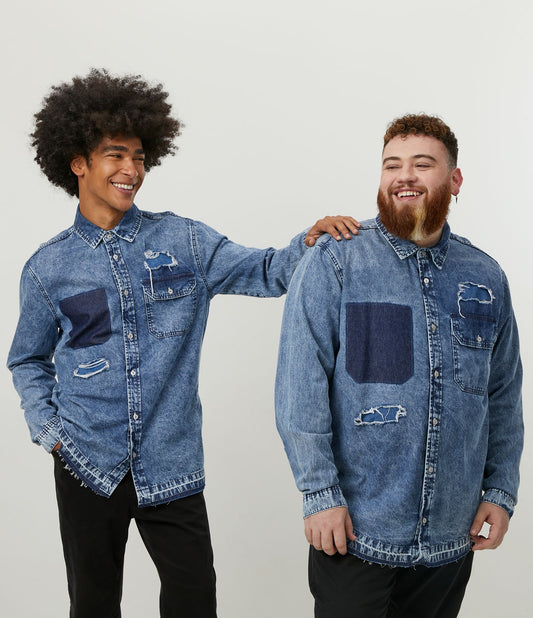 Maglia a maniche lunghe in denim con effetto marmorizzato e dettagli invecchiati in blu