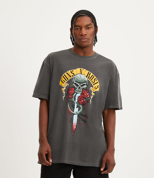 Camiseta de ajuste descontraído em meia malha com estampa de faca e caveira do Guns N' Roses, preto lavado