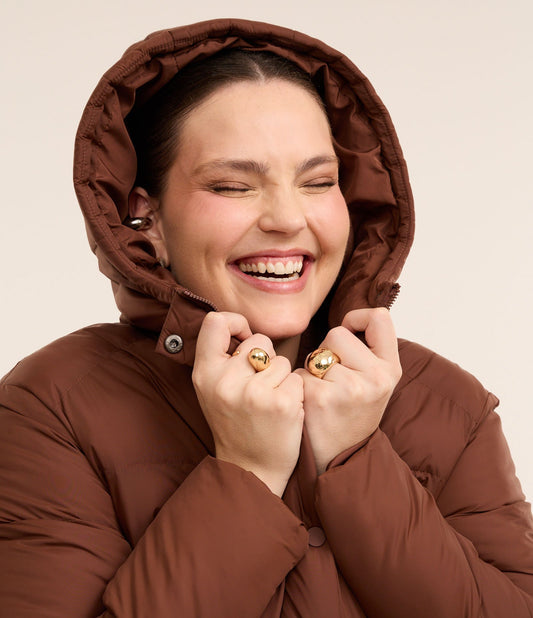 Giacca Puffer marrone con cappuccio e vita regolabile - Curve e taglie forti