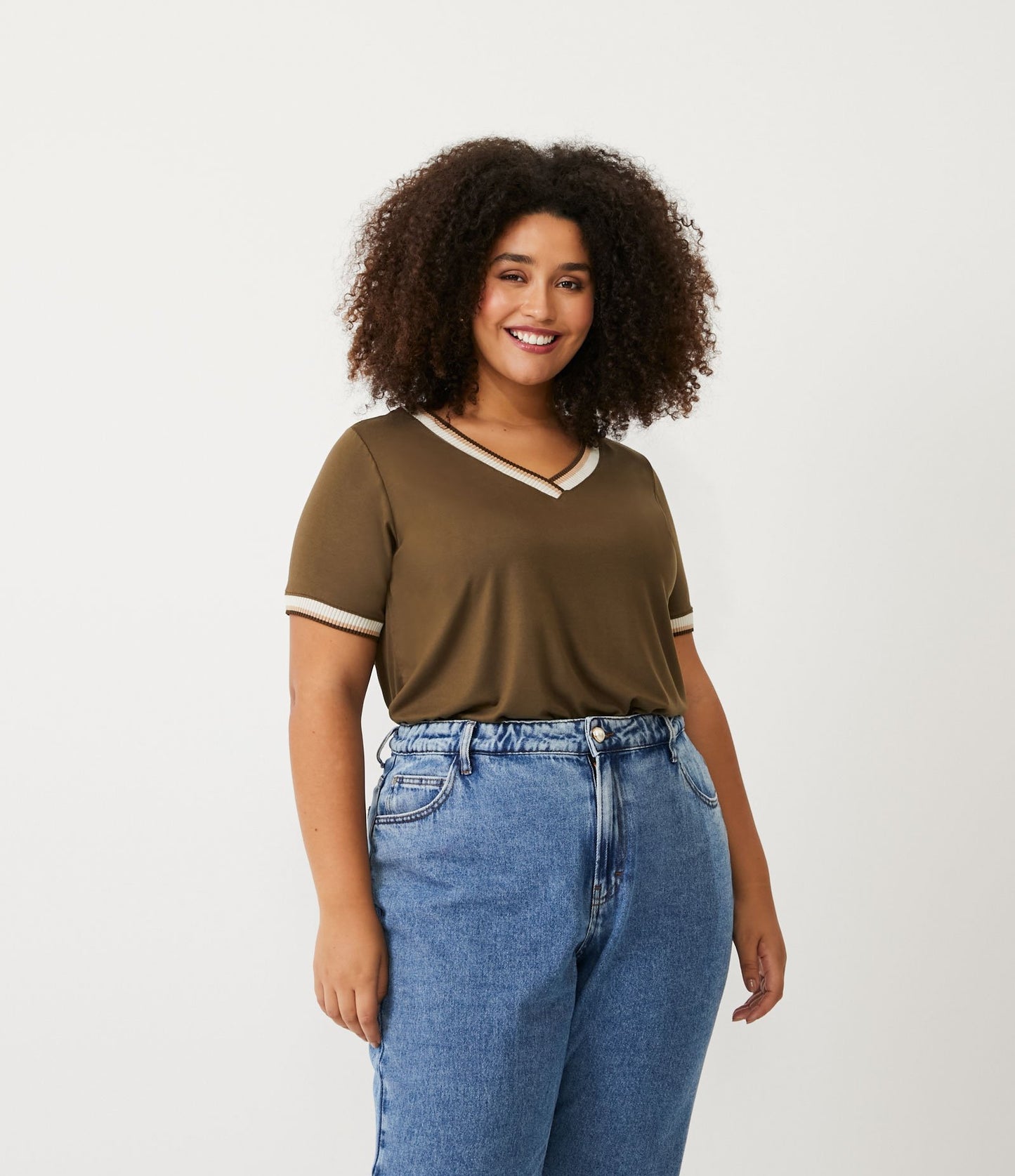 Blusa com decote em V Viscolycra em tamanhos curvos e plus size - verde
