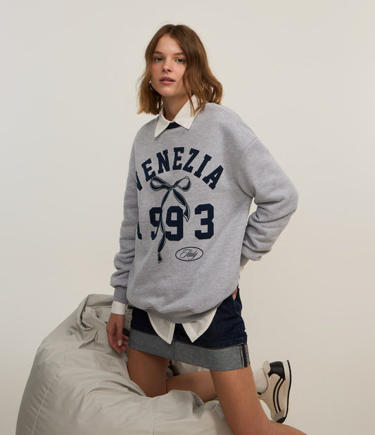 Fleece-Lined Sweatshirt with Gray Lettering Print