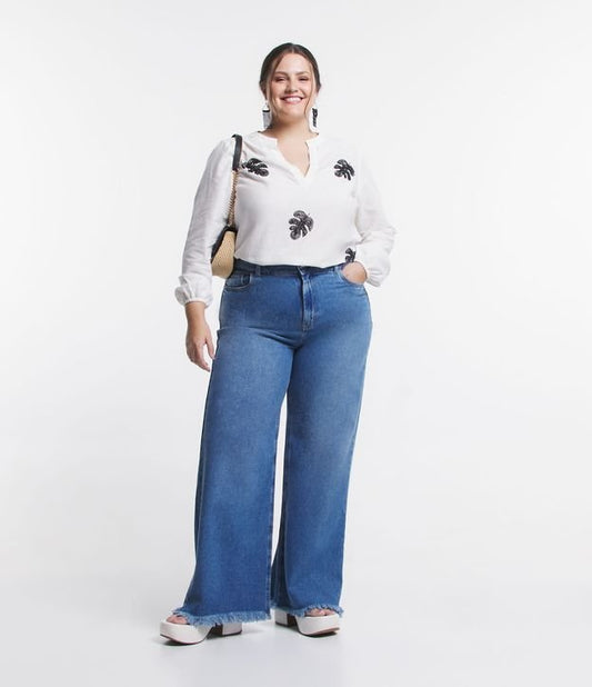 Vaqueros de pierna ancha con bolsillos y dobladillo crudo Curve & Plus Size - Azul
