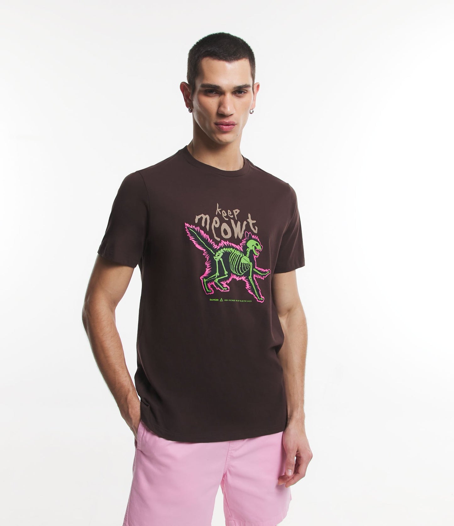 Regular Fit Camiseta marrón con estampado de gato esqueleto que brilla en la oscuridad