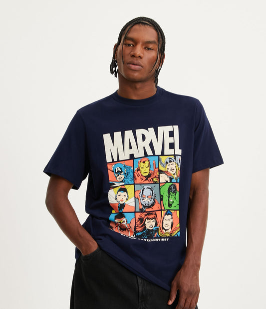 Camiseta regular fit azul escuro com estampa dos Vingadores